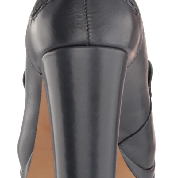 VINCE CAMUTO - Cefinlyn Shoes - Picture 3 of 5